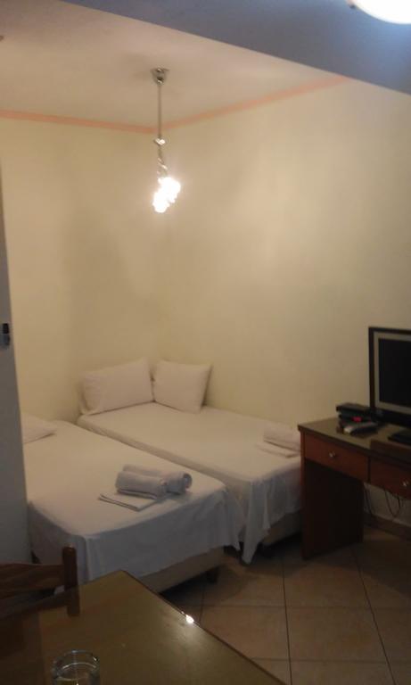 Balkan House Potos Zimmer foto